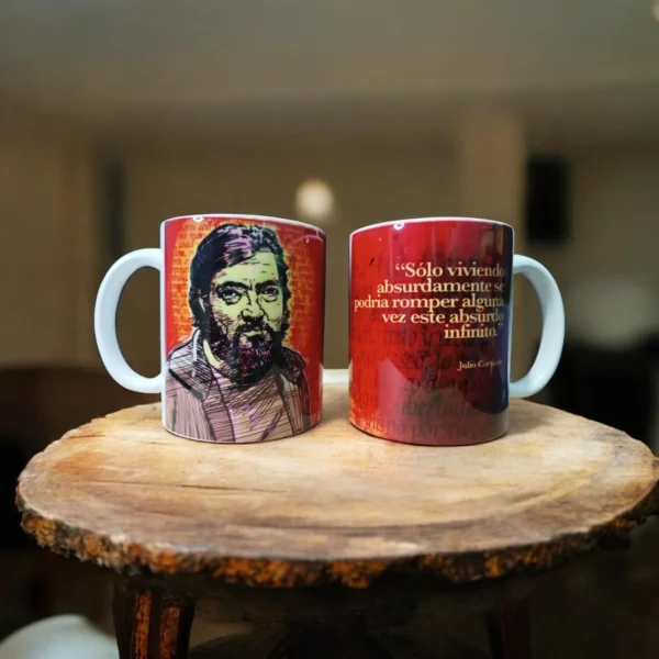 Detalle diseño del mug Cortázar